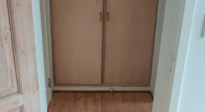 Nyrenoveret lejlighed med store altaner