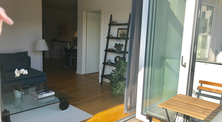 Unfurnished 4 room apartment in a 1 year old building. Super central. Close to metro