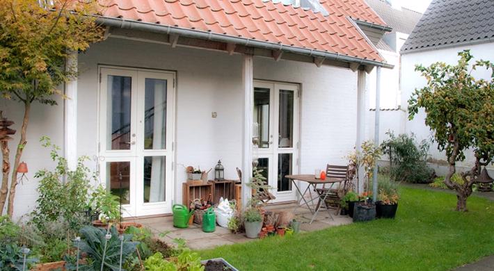 Halvt byhus udlejes fra den 1. marts til den 31. oktober