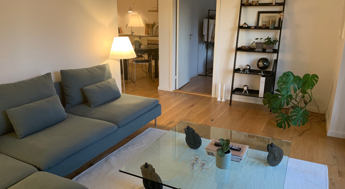 Unfurnished 4 room apartment in a 1 year old building. Super central. Close to metro